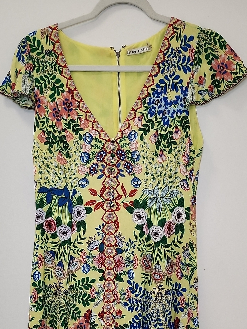 ALICE + OLIVIA Hadley Floral Mini Dress Women's Half Button V-neck Sz 4 - Picture 8 of 16